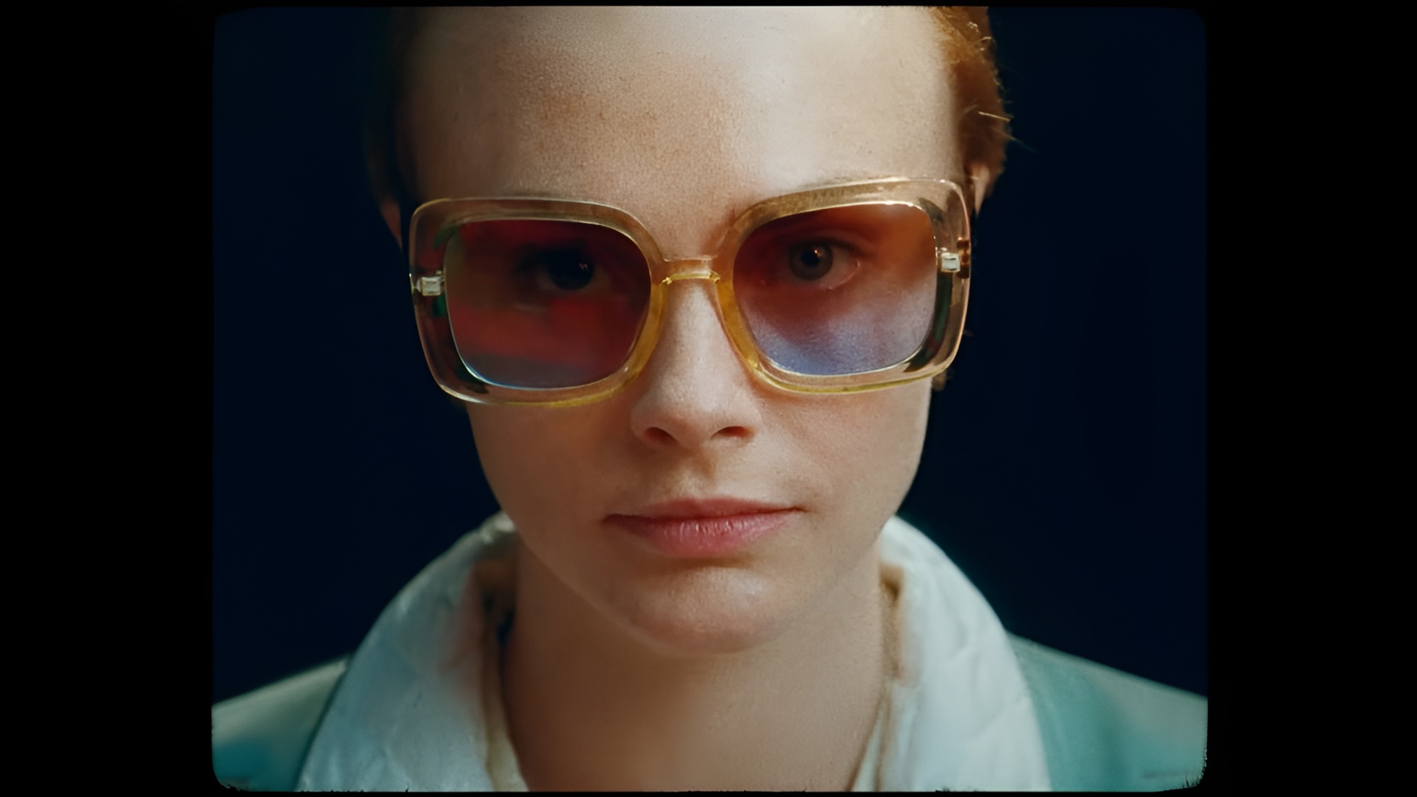 Elton John - Step Into Christmas